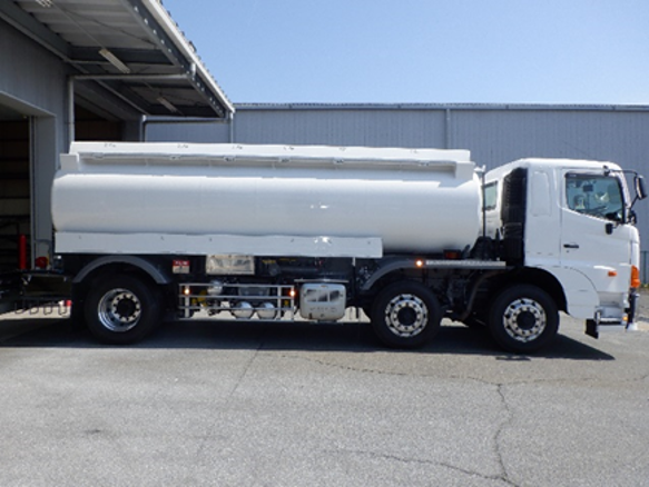 タンクローリー